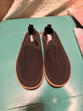 Suavs Black Knit Slip-On Shoes with Tan Outsole